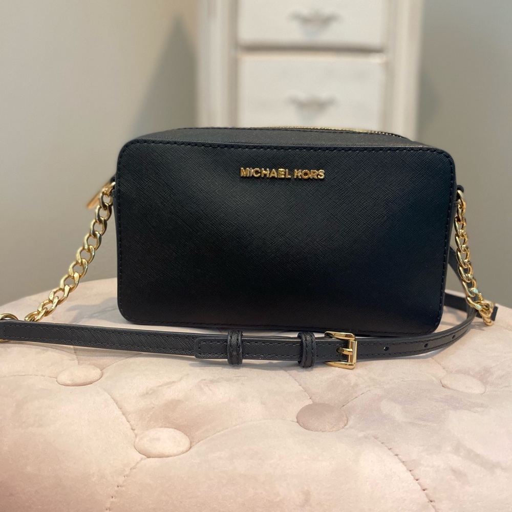 SOLD♦️Michael Kors Crossbody